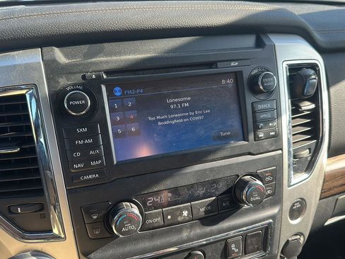 Used 2017 Nissan Titan SL image 19