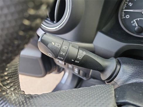 Used 2021 Toyota Tacoma TRD Off-Road image 23