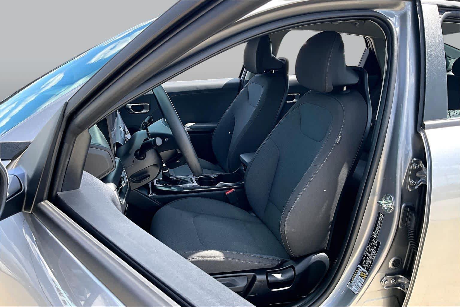 Used 2025 Kia K4 FWD image 8
