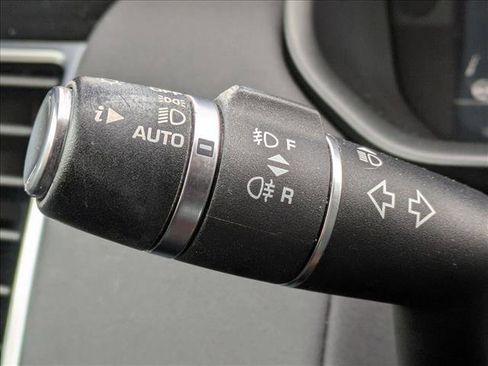 Used 2019 Land Rover Discovery HSE image 12