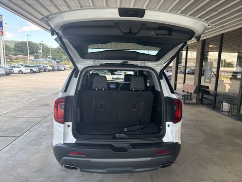 Used 2023 GMC Acadia AT4 w/ Technology Package image 25