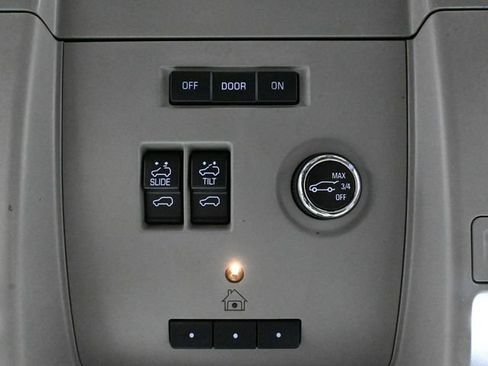 Used 2015 GMC Yukon XL SLT image 35