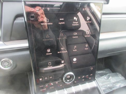 New 2026 GMC Terrain Denali image 17