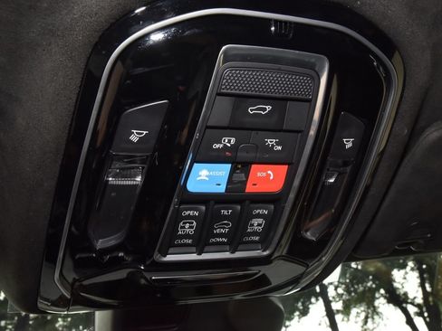 Used 2022 Jeep Grand Cherokee Summit AWD/4WD image 31
