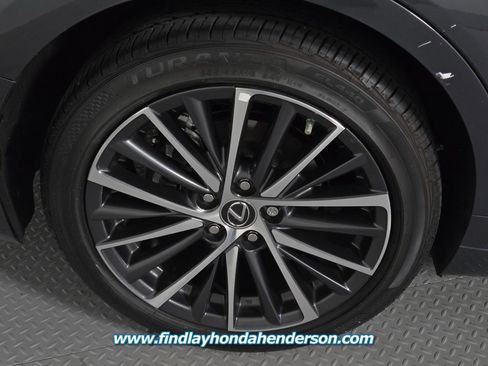 Used 2024 Lexus ES 300h w/ Premium Package FWD image 11