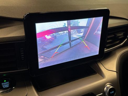 Used 2020 Ford Explorer XLT w/ Equipment Group 202A AWD/4WD image 13