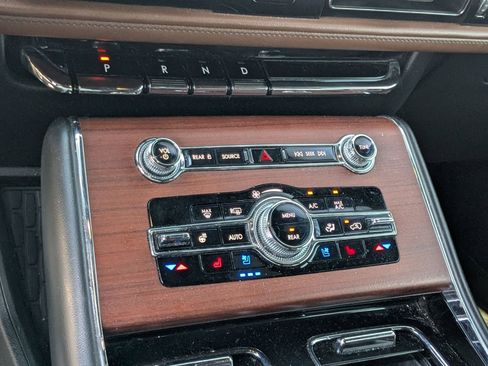 Used 2022 Lincoln Aviator Reserve w/ Equipment Group 201A image 18