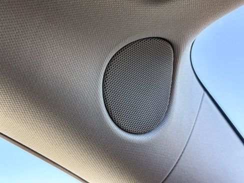 Used 2023 Tesla Model Y Long Range image 31