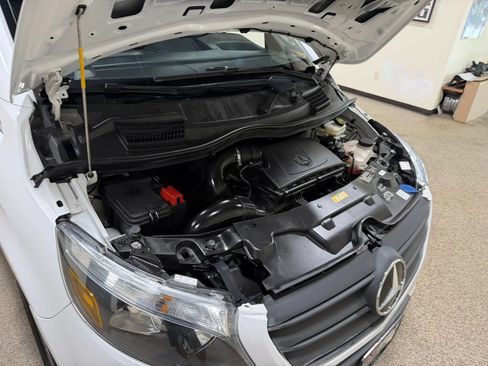 Used 2021 Mercedes-Benz Metris image 54