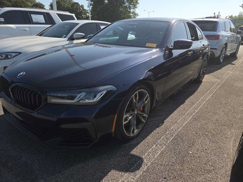 Used 2023 BMW M550i xDrive w/ Dynamic Handling Package AWD/4WD image 9