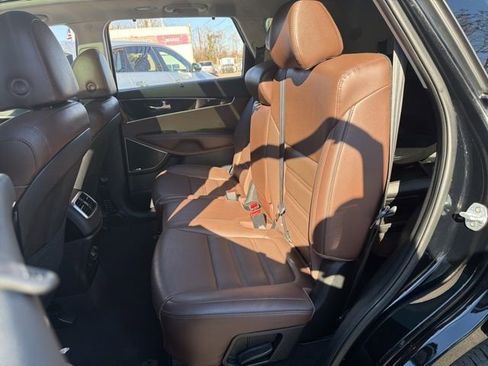 Used 2019 Kia Sorento SX image 13