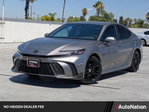 Certified 2025 Toyota Camry SE w/ Convenience Package FWD image 1