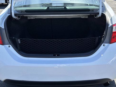 Used 2015 Toyota Corolla LE image 16