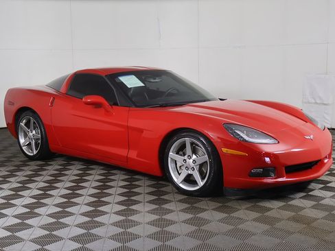 Used 2006 Chevrolet Corvette Coupe w/ Preferred Equipment Group RWD image 31