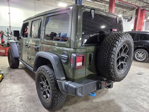 Used 2024 Jeep Wrangler Unlimited AWD/4WD image 29