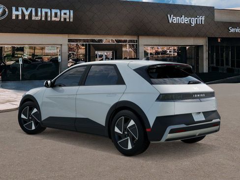 New 2026 Hyundai Ioniq 5 SEL RWD image 5