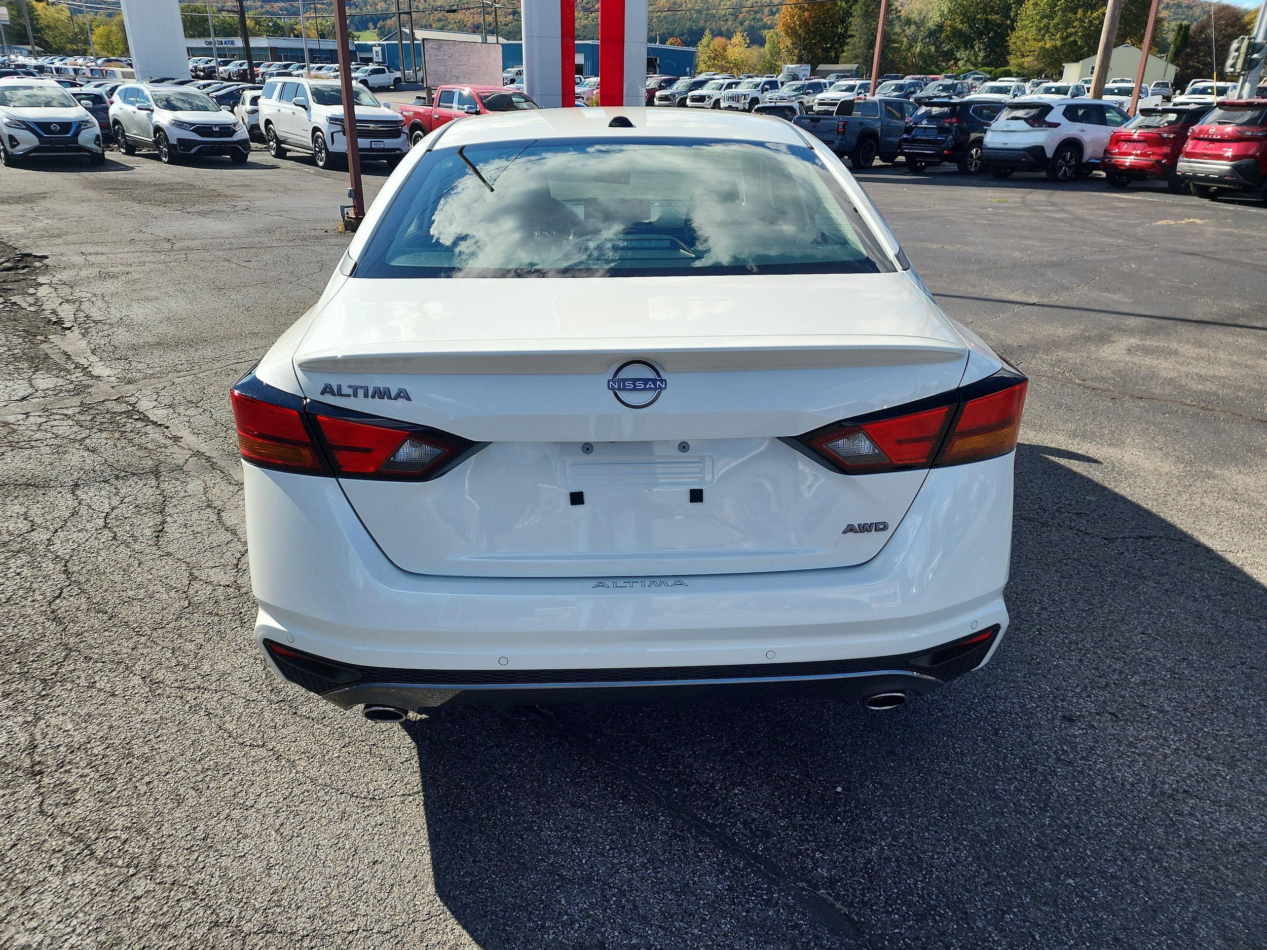 New 2026 Nissan Altima 2.5 SV w/ SV Special Edition Package AWD/4WD image 7
