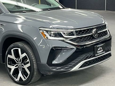 Used 2023 Volkswagen Taos SEL image 41