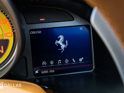 Used 2023 Ferrari 812 GTS Base image 30