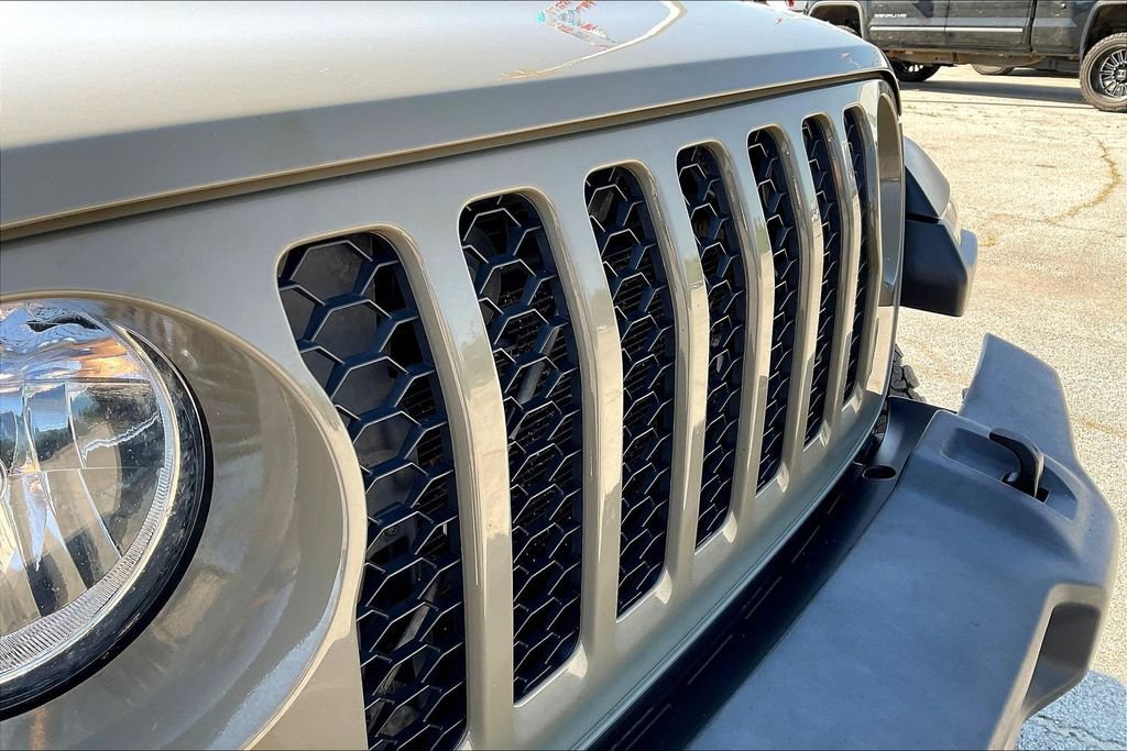 Used 2020 Jeep Gladiator Sport AWD/4WD image 25