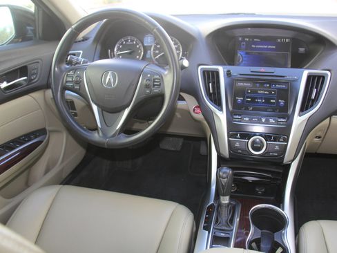 Used 2015 Acura TLX image 9