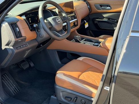 New 2026 Nissan Pathfinder Platinum w/ Cargo Package image 11