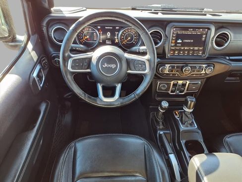 Used 2020 Jeep Gladiator Overland image 4