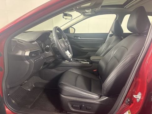 Used 2024 Nissan Altima 2.5 SL AWD/4WD image 11