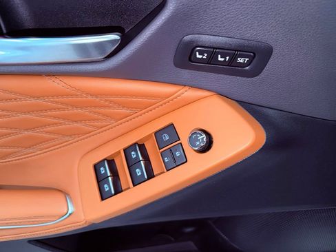 Used 2019 Toyota Avalon Limited image 20