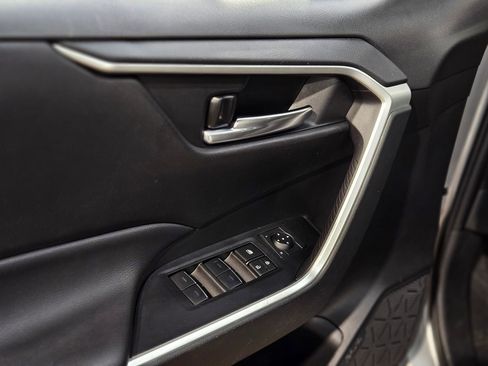 Used 2024 Toyota RAV4 XLE image 21