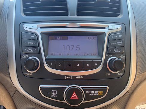 Used 2013 Hyundai Accent GLS image 37