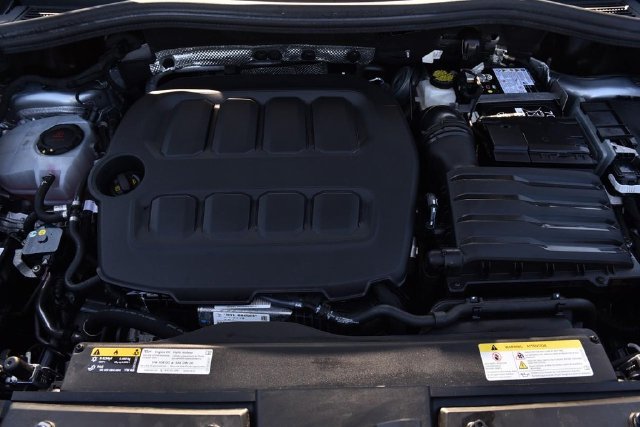 Used 2025 Volkswagen Tiguan SE AWD/4WD image 26