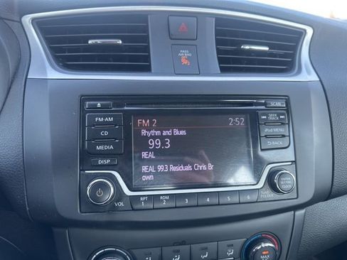 Used 2018 Nissan Sentra S w/ S Midnight Style Package image 19