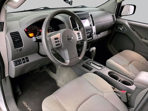 Used 2015 Nissan Frontier SV image 12