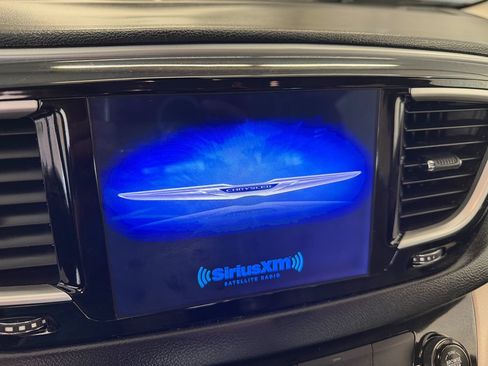 Used 2017 Chrysler Pacifica Touring Plus FWD image 15