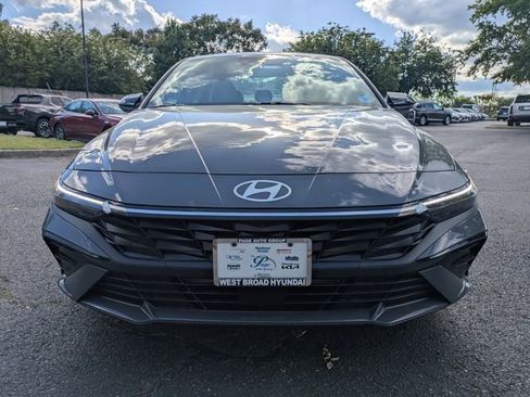 New 2026 Hyundai Elantra SEL Sport FWD image 9