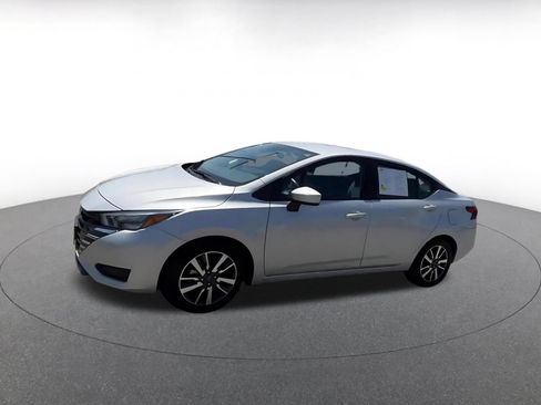 Used 2025 Nissan Versa SV FWD image 8