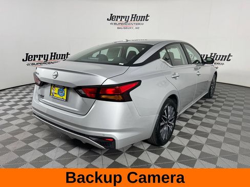 Used 2025 Nissan Altima 2.5 SV FWD image 7