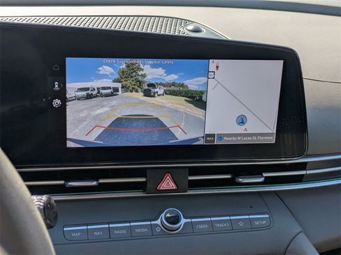 Used 2024 Hyundai Elantra SEL image 24