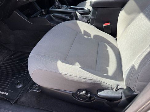 Used 2018 Toyota Tacoma SR w/ SR Convenience Package image 16