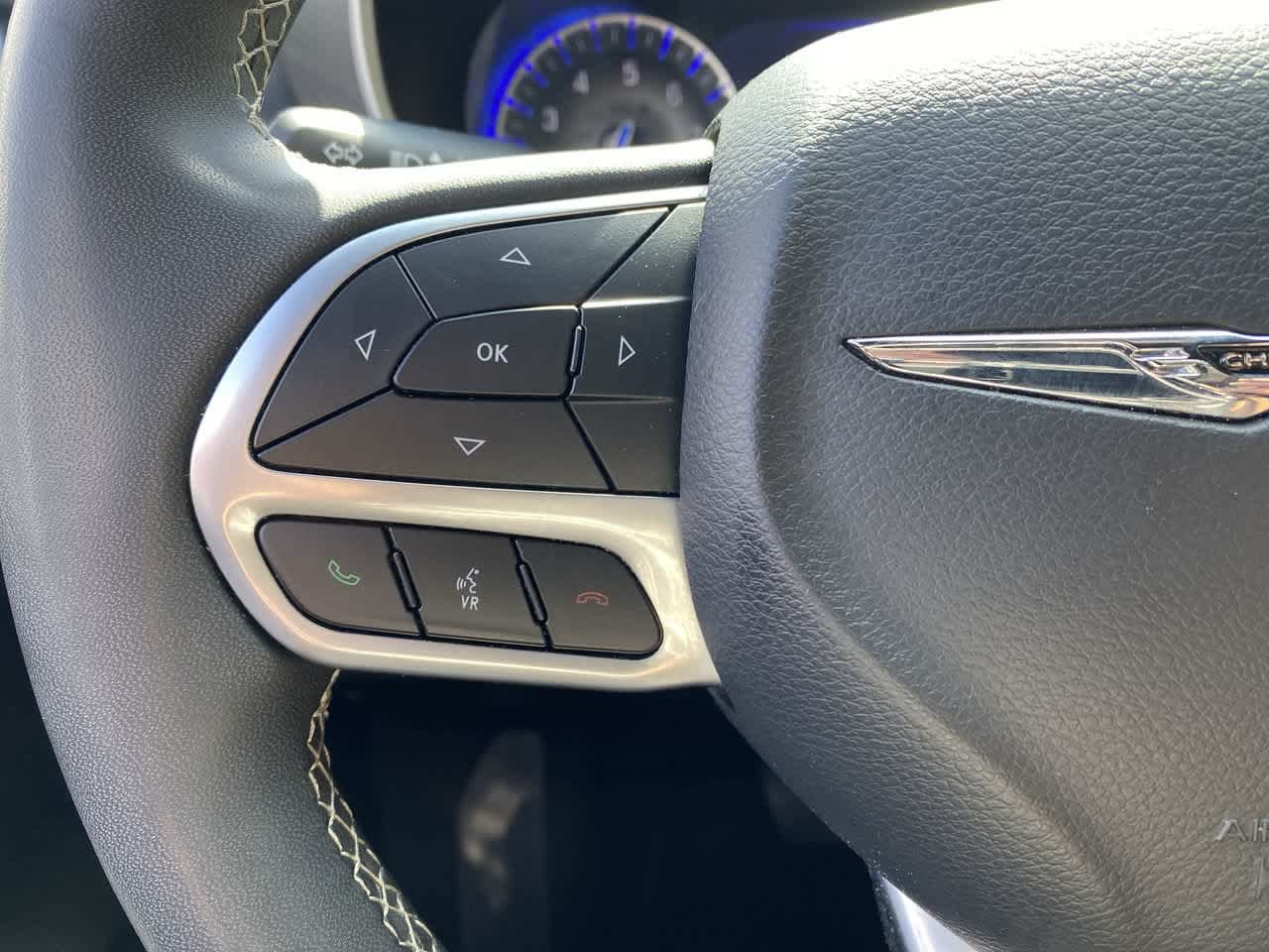 Used 2025 Chrysler Pacifica Select FWD image 20