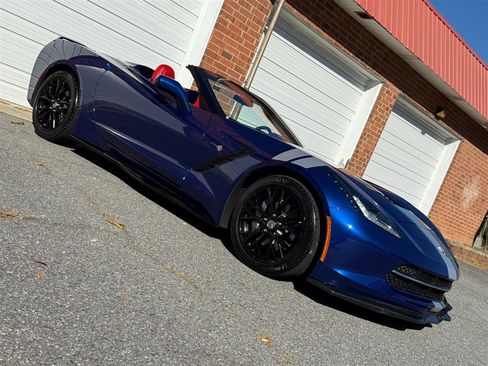 Used 2018 Chevrolet Corvette Stingray Convertible image 32