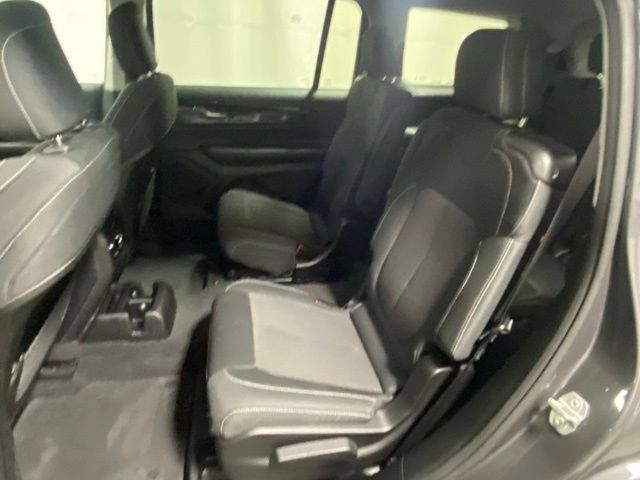 Used 2023 Jeep Grand Cherokee L Laredo w/ Luxury Tech Group I AWD/4WD image 13