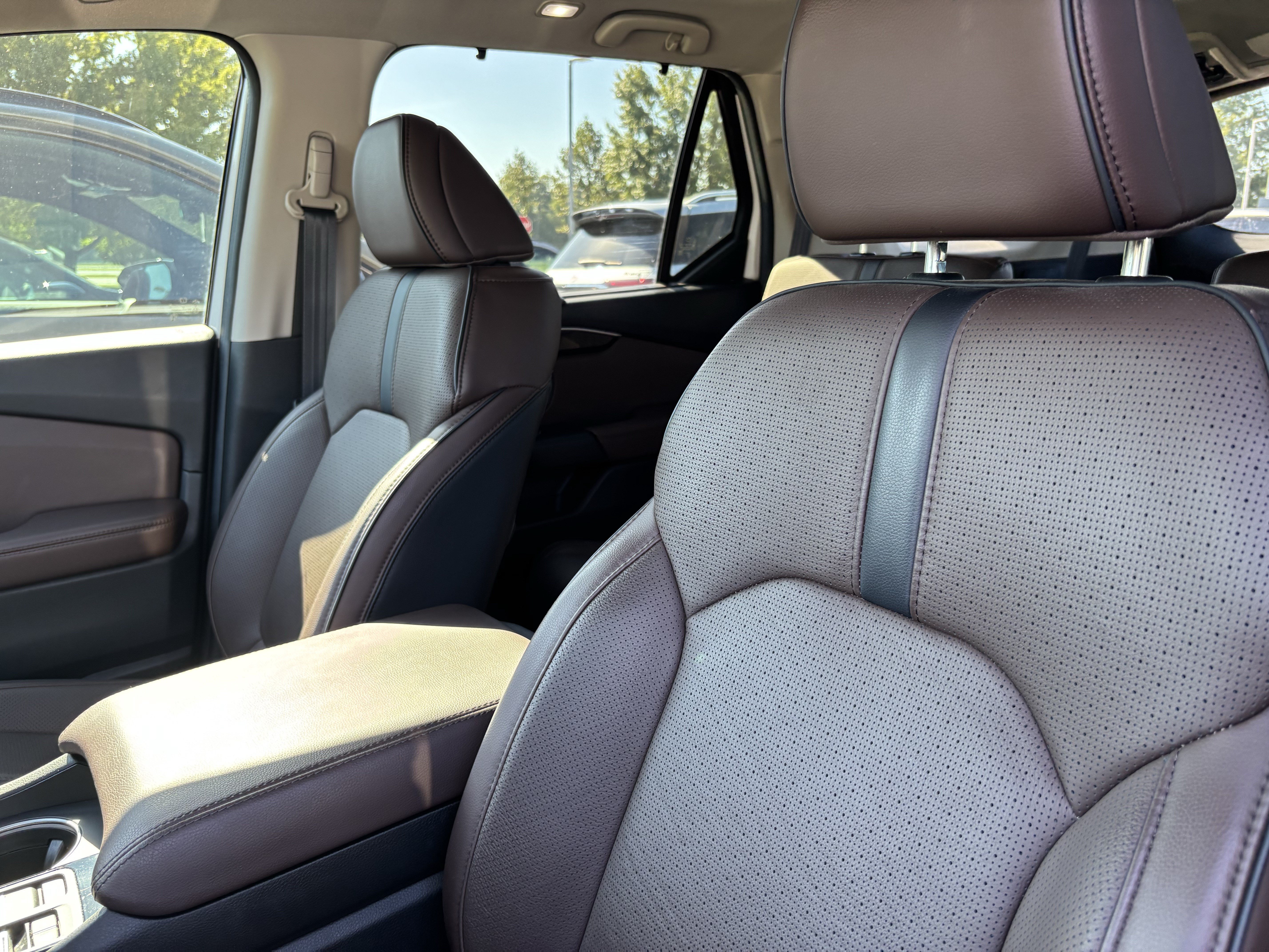 Used 2024 Honda Pilot Elite image 16