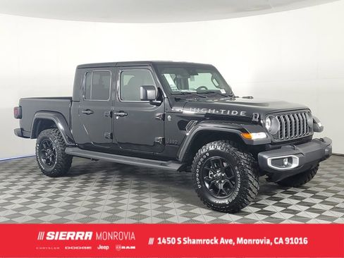 New 2025 Jeep Gladiator High Tide image 1