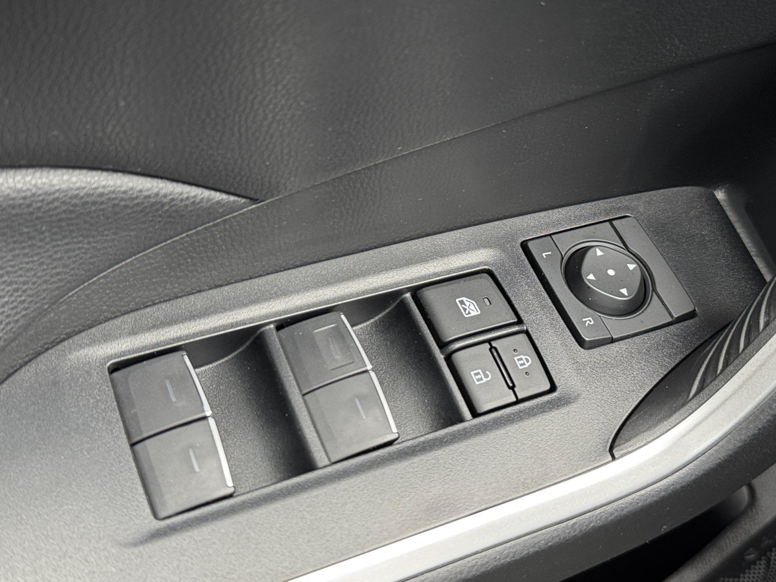 Used 2023 Toyota RAV4 XLE AWD/4WD image 16