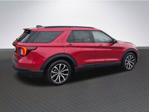 New 2026 Ford Explorer ST-Line image 4