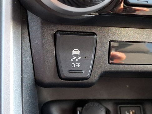 Used 2025 Toyota RAV4 XLE AWD/4WD image 23
