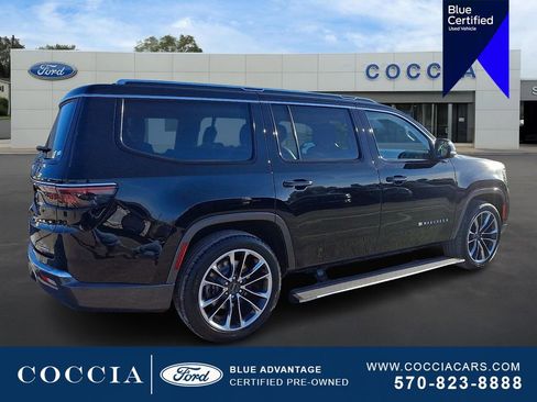 Used 2022 Jeep Wagoneer Series III w/ Premium Group I image 4