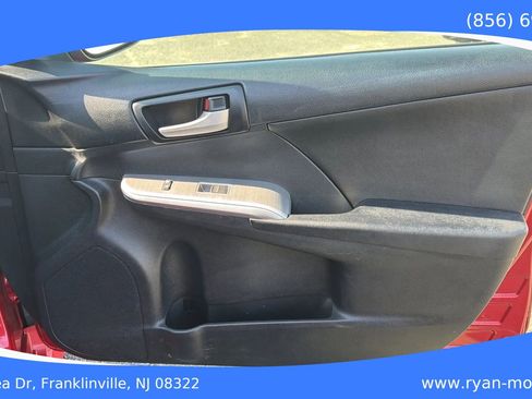 Used 2013 Toyota Camry SE image 16
